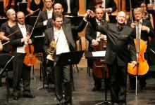 Paul McCreesh y David Guerrier junto a la Orquesta de Euskadi