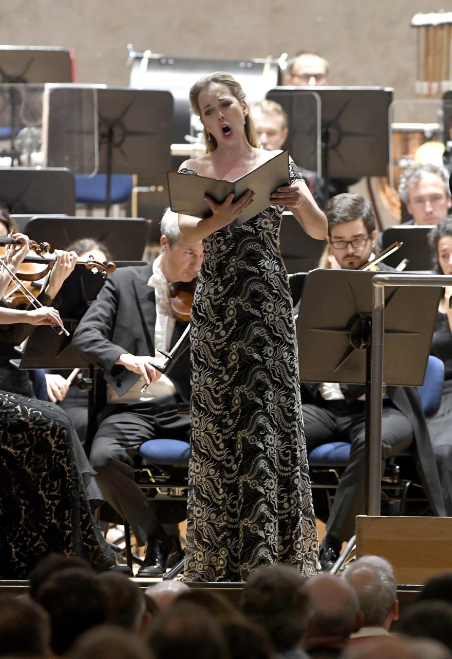 Mojca Erdmann